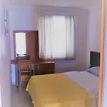 Mimoza Apartman *