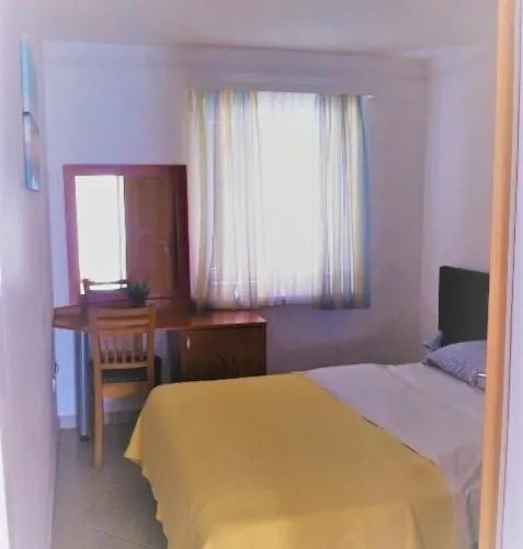 Mimoza Apartament *