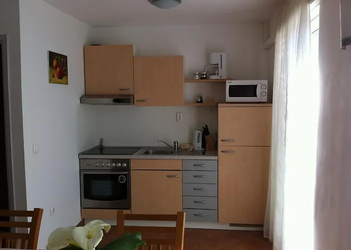 Mimoza Apartament *
