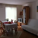 Mimoza Apartamento *